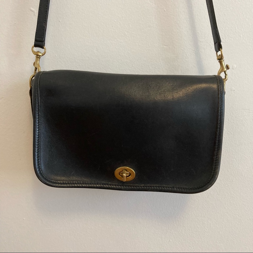 Classic Vintage Coach Penny Pocket Purse